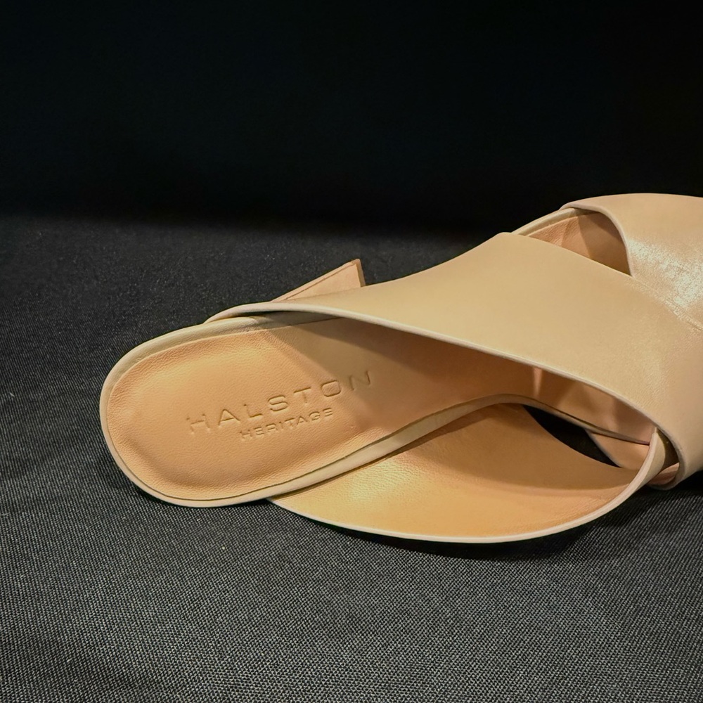 Halston Heritage Tan Heels Elegant Mule Design - Picture 6 of 14